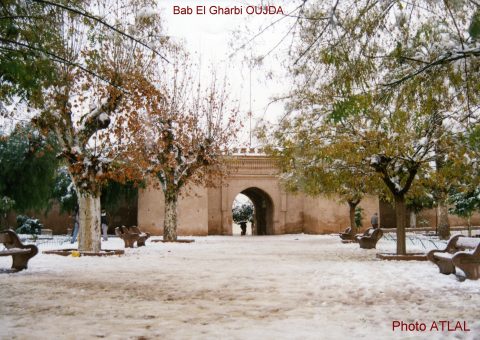Série photos 305 : place d'Oujda - galerie photos Oujda pour projet touristique